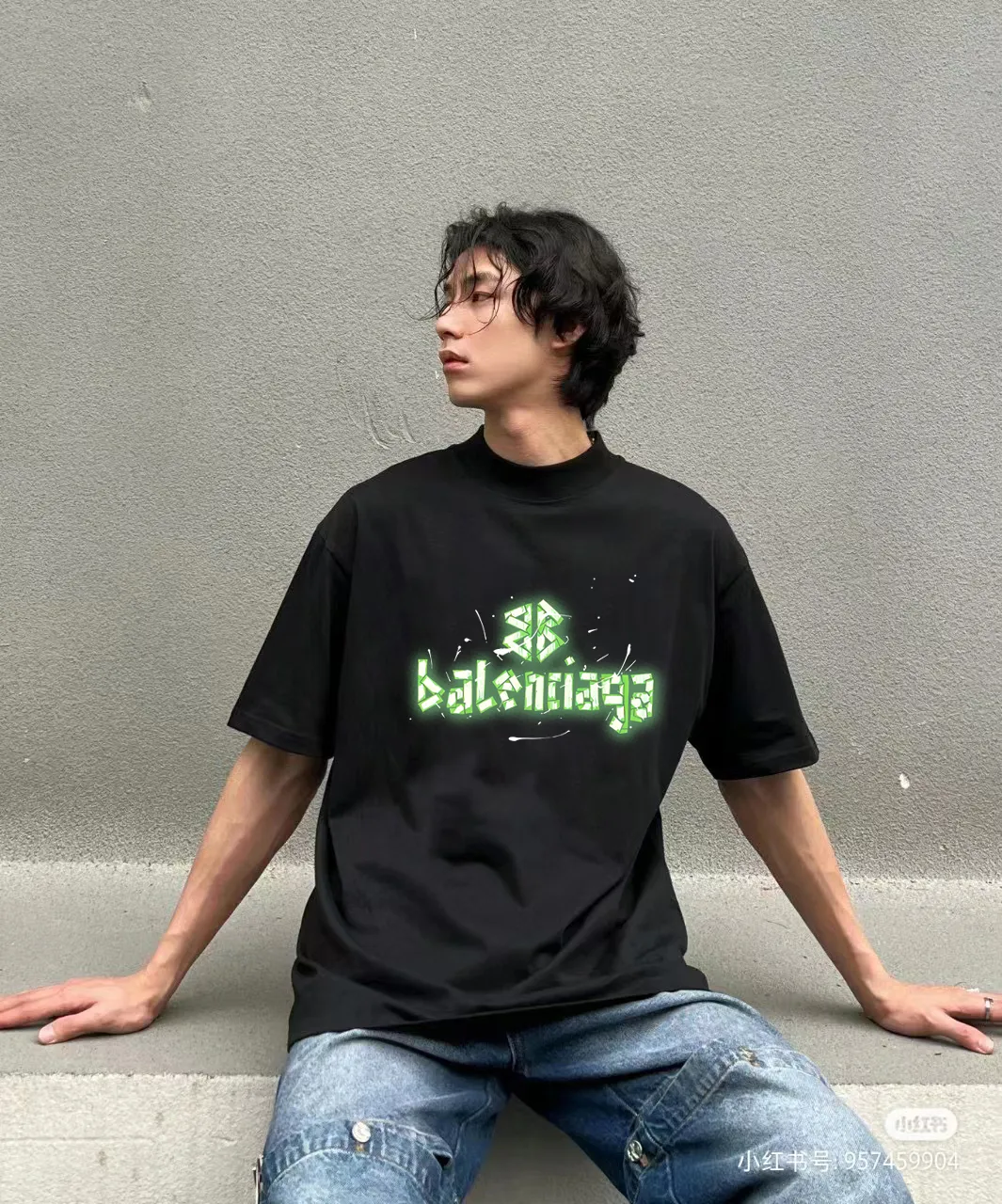 P80✨🔥 [BALENCIAGA] Paris lettering printed short-sleeved T-shirt. Custom-woven and dyed 26-count double yarn 300 grams of heavy fabric. Zero color difference in thread. Perfect details. Differentiate from the current version. Welcome to compare. Same Style for men and women. Must-sell model in the picture above. Color: White Black Size: 1 2 3 4